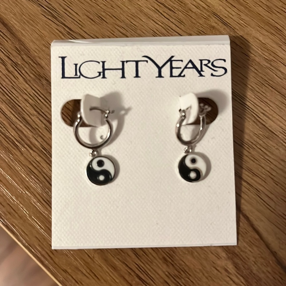 Super cute silver Yin-Yang earrings from light years